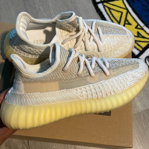 Yeezy Boost 350 size 4 - Picture 4 of 6